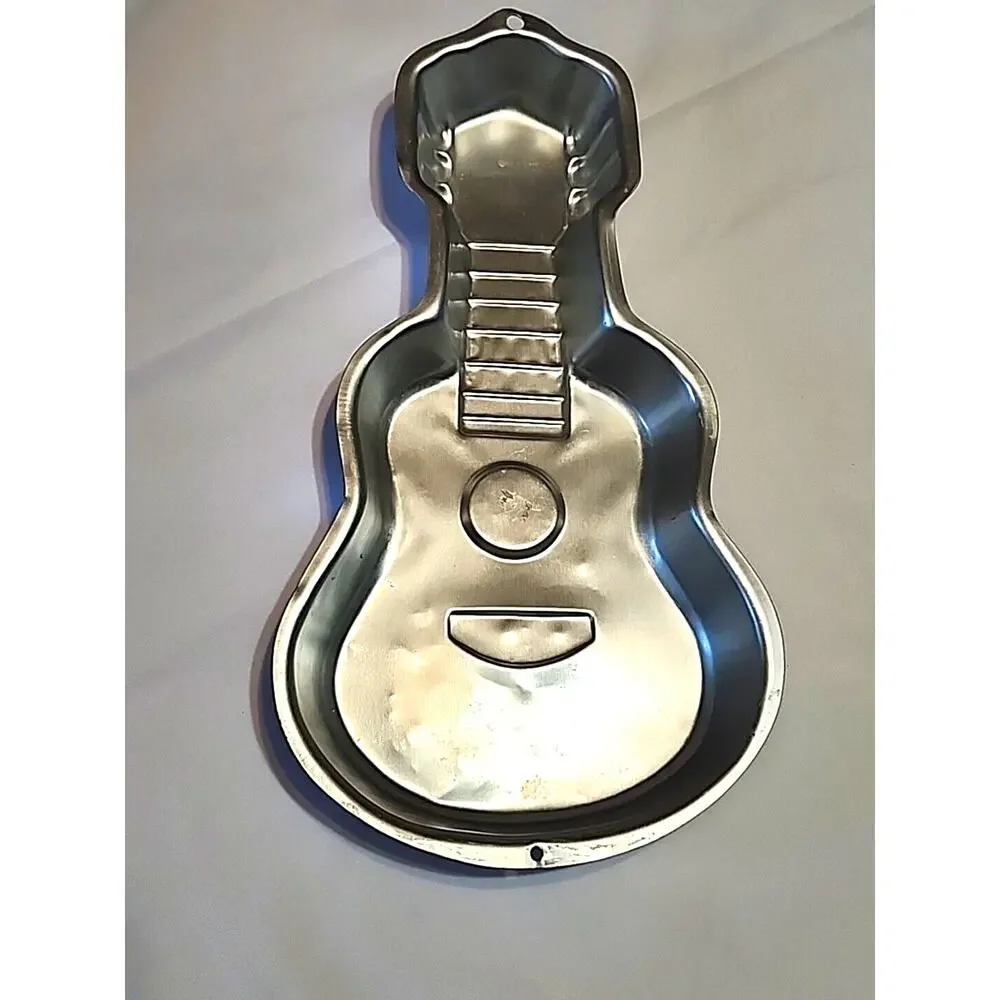 Wilton 2000 Guitar Aluminum Cake Pan Mold 2105-570 SCRATCHES DENTS
